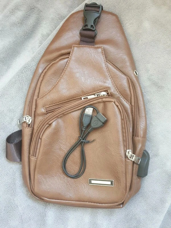 Sac à Poitrine Avec Chargement USB Et Port Pour Écouteurs 4 Sac à Poitrine Avec Chargement USB Et Port Pour Écouteurs – Image 2