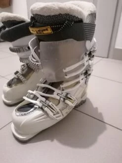 Chaussures De Ski Alpin Salomon Blanc -Randonnée Et Camping IMG 20230210 203336