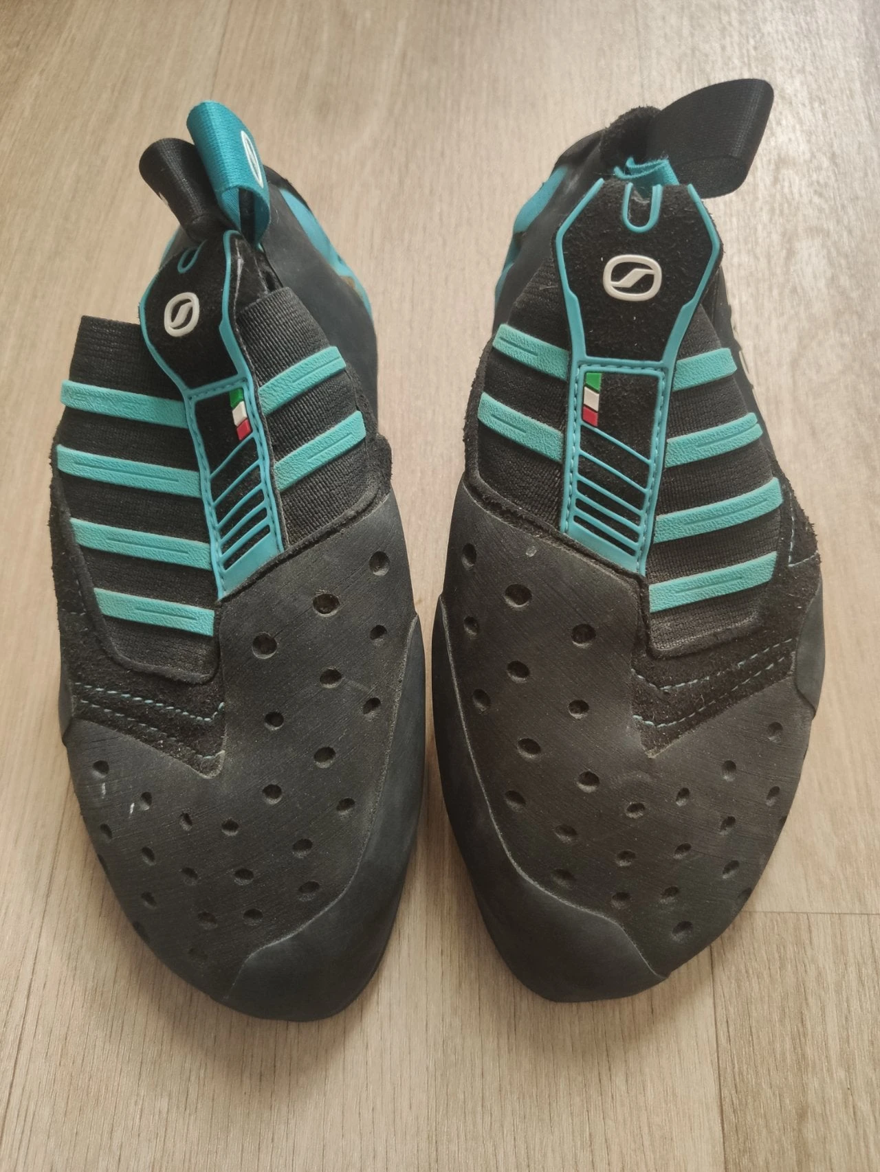 Chaussons D'escalade Scarpa Instinct S Noir 4 Chaussons D'escalade Scarpa Instinct S Noir – Image 2