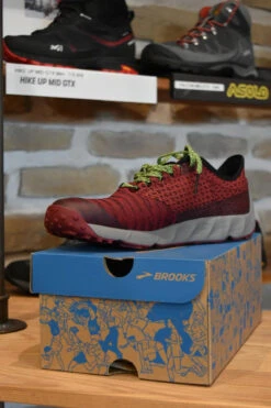 Brooks Pure Grit 8 Homme Rouge