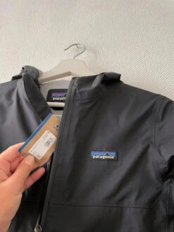 Coupe Vent Patagonia Enfant Noir -Randonnée Et Camping bdd3f05aa454dd62a2c3b2bfc24e0059