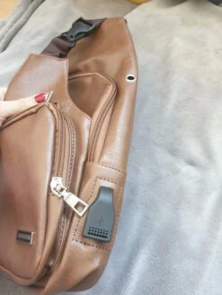 Sac à Poitrine Avec Chargement USB Et Port Pour Écouteurs 18 Sac à Poitrine Avec Chargement USB Et Port Pour Écouteurs -Randonnée Et Camping bddd0f8bc72149c2f32e2d2aefb02305