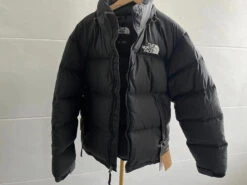 Belle Doudoune Noire Pour Femme Taille S 11 Belle Doudoune Noire Pour Femme Taille S -Randonnée Et Camping ef778c63ebf48ea4e13cb21cbf8075f8