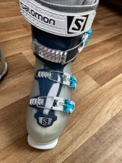 Chaussures De Ski Alpin Salomon Quest 80 Pro Bleu -Randonnée Et Camping image 30f63a95 0551 4e3e 8262 5e83f977806e