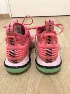 Chaussure De Basket NBA MIAMI HEAT -Randonnée Et Camping product pciture IMG 1337 jpg 1cefae15 8340 4e7b 942a a6ffae8bf854